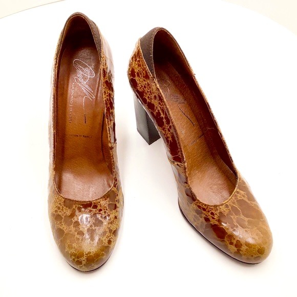 Donald J Pliner Textured Block Heel - Picture 7 of 7